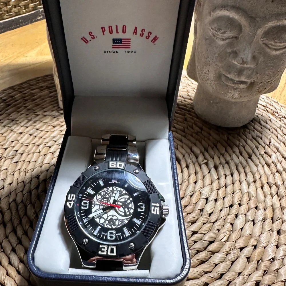 Watch - Picture 8 of 9